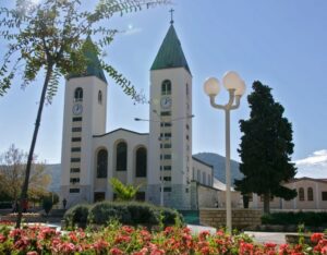 Dubrovnik: Private Day Trip to Medjugorje with Hotel Pickup - Dubrovnik Pickup to Herzegovina: Comfort, Timing, and the Road Reality