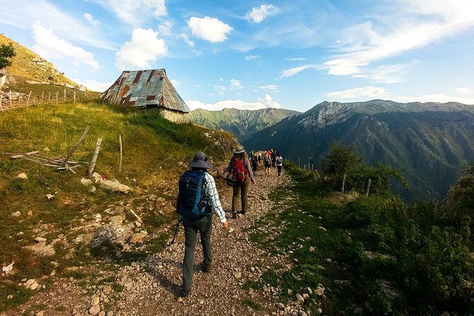 Lukomir Highland Village Hike - Stećak tombs at Umoljani: UNESCO stop that actually matters