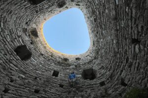 Sarajevo: Day Trip to Bosnian Castles Vranduk, Tešanj & Srebrenik - Getting out of Sarajevo: pickup, timing, and how the day moves