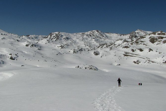 Sarajevo Snowshoeing Adventure - Climbing toward the Crveni Kuk summit and the Rakitnica views