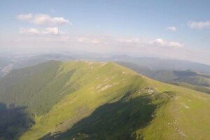 Tandem Paragliding Experience in Sarajevo, Bosnia and Herzegovina - The briefing before you fly: where safety becomes confidence